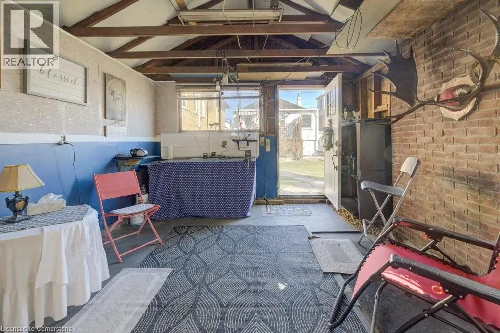 458 UPPER WENTWORTH Street