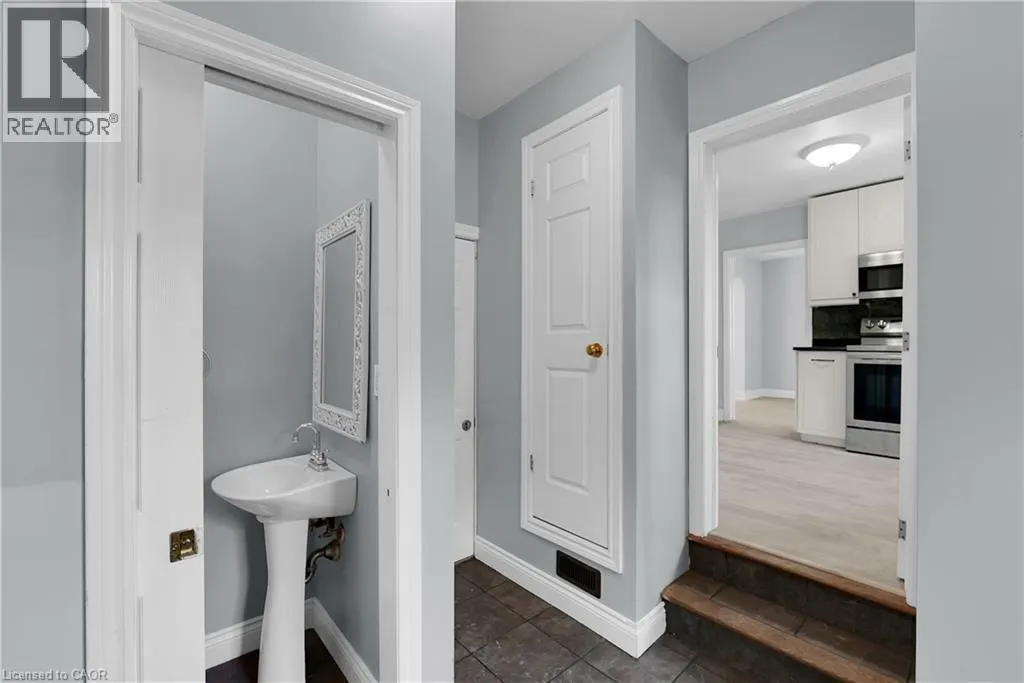9 ARLINGTON Avenue