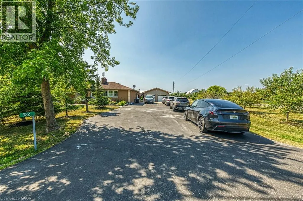 982 HIGHLAND Road E
