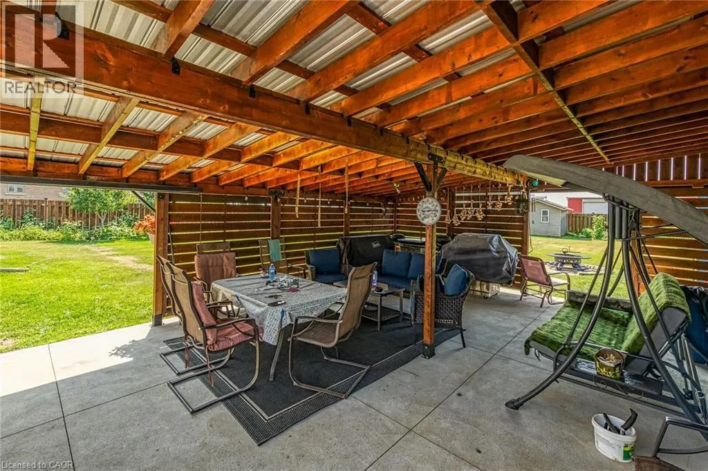 982 HIGHLAND Road E