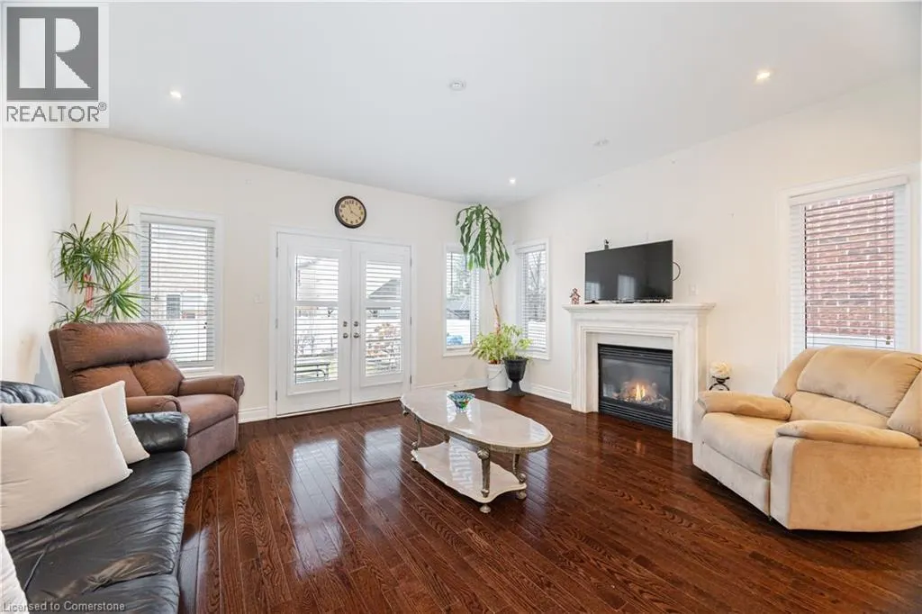 756 FREEMONT Court