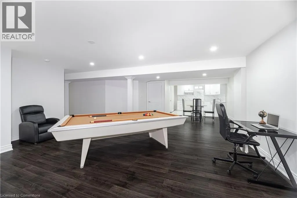 756 FREEMONT Court