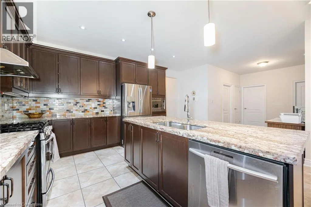 756 FREEMONT Court