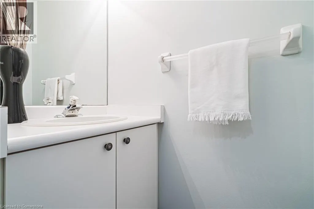 819 UPPER PARADISE Road Unit# 11, #11