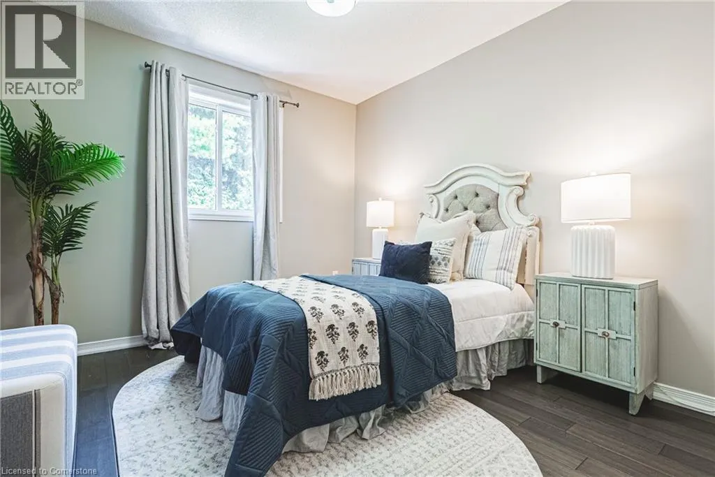 819 UPPER PARADISE Road Unit# 11, #11