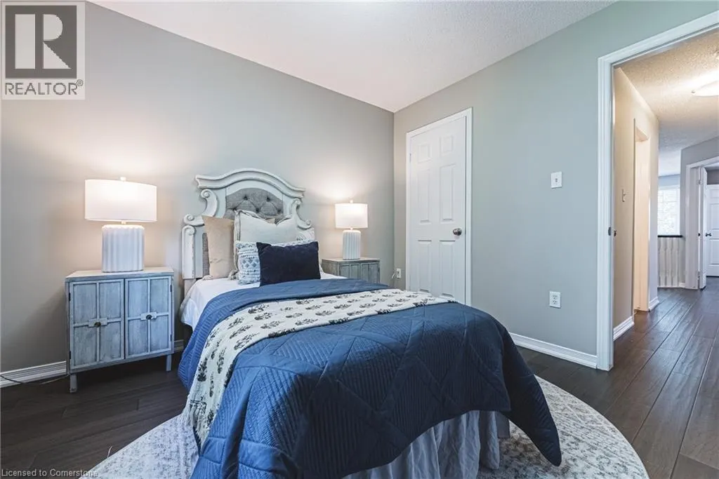 819 UPPER PARADISE Road Unit# 11, #11