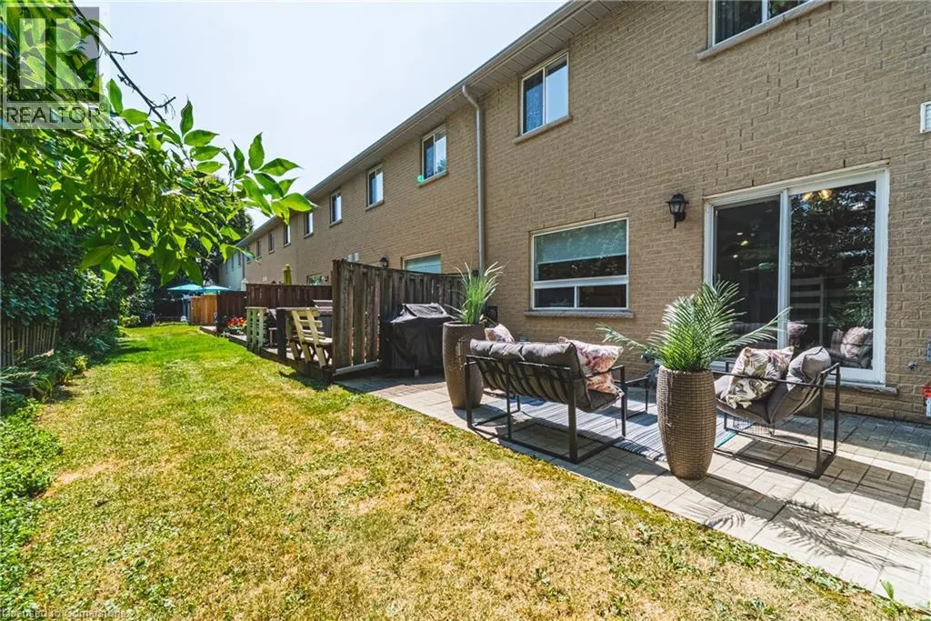 819 UPPER PARADISE Road Unit# 11, #11