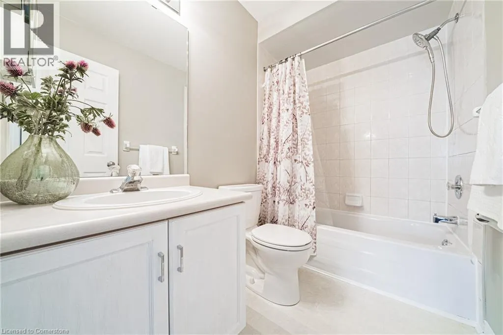 819 UPPER PARADISE Road Unit# 11, #11
