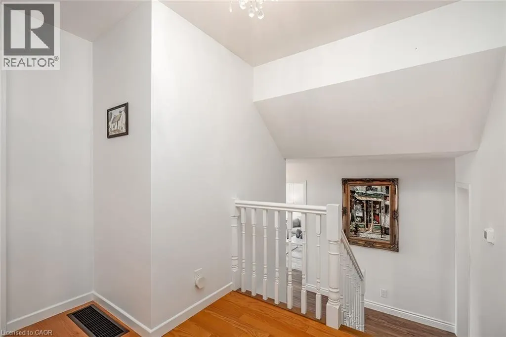 406 OAKWOOD Drive