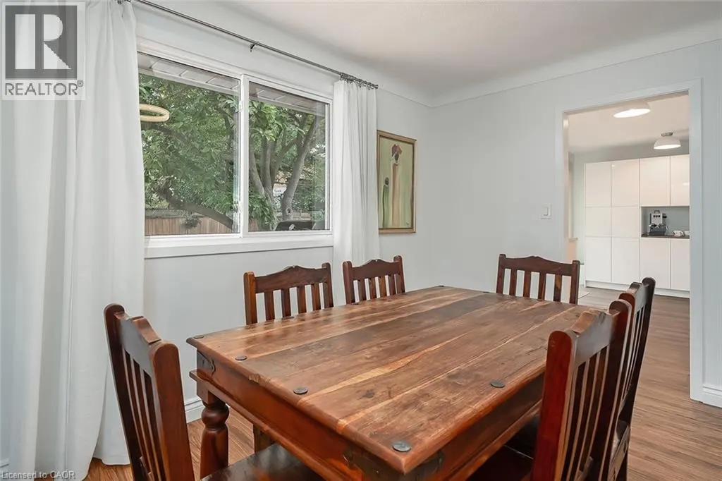 406 OAKWOOD Drive