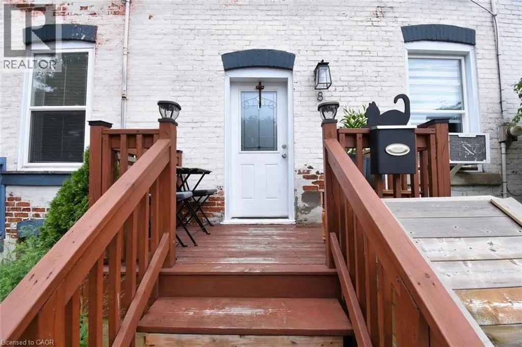 8 DOUGLAS Avenue
