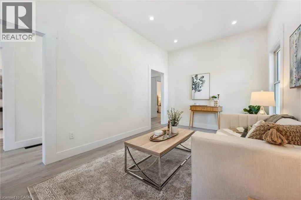 64 POLLOCK Avenue