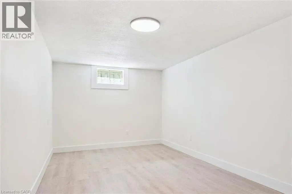64 POLLOCK Avenue
