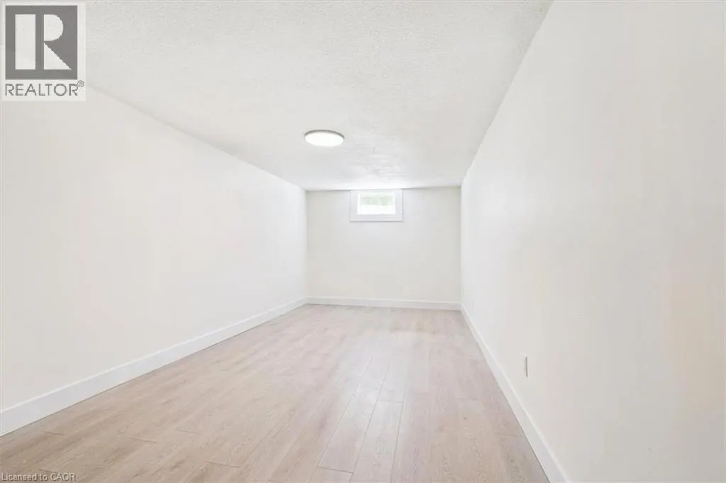 64 POLLOCK Avenue