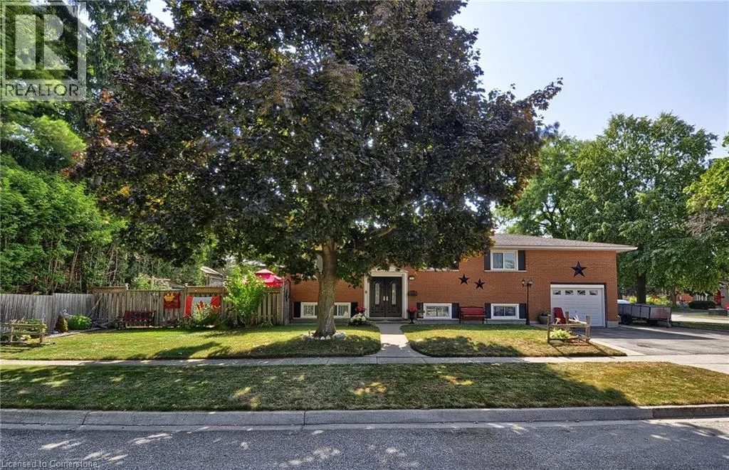 44 MARK Crescent