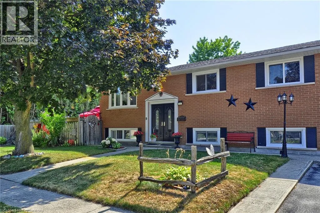 44 MARK Crescent