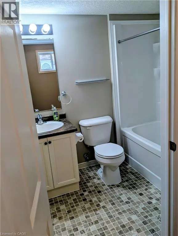 35 MOUNTFORD Drive Unit# 94, #94
