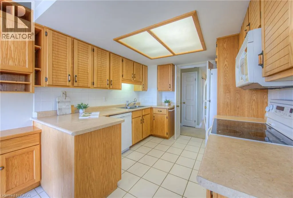 4 WILLOW Street Unit# 1502, #1502