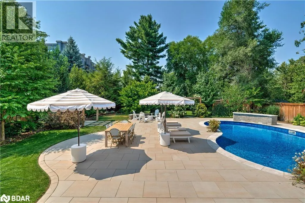 41 FAIRWOOD Place E