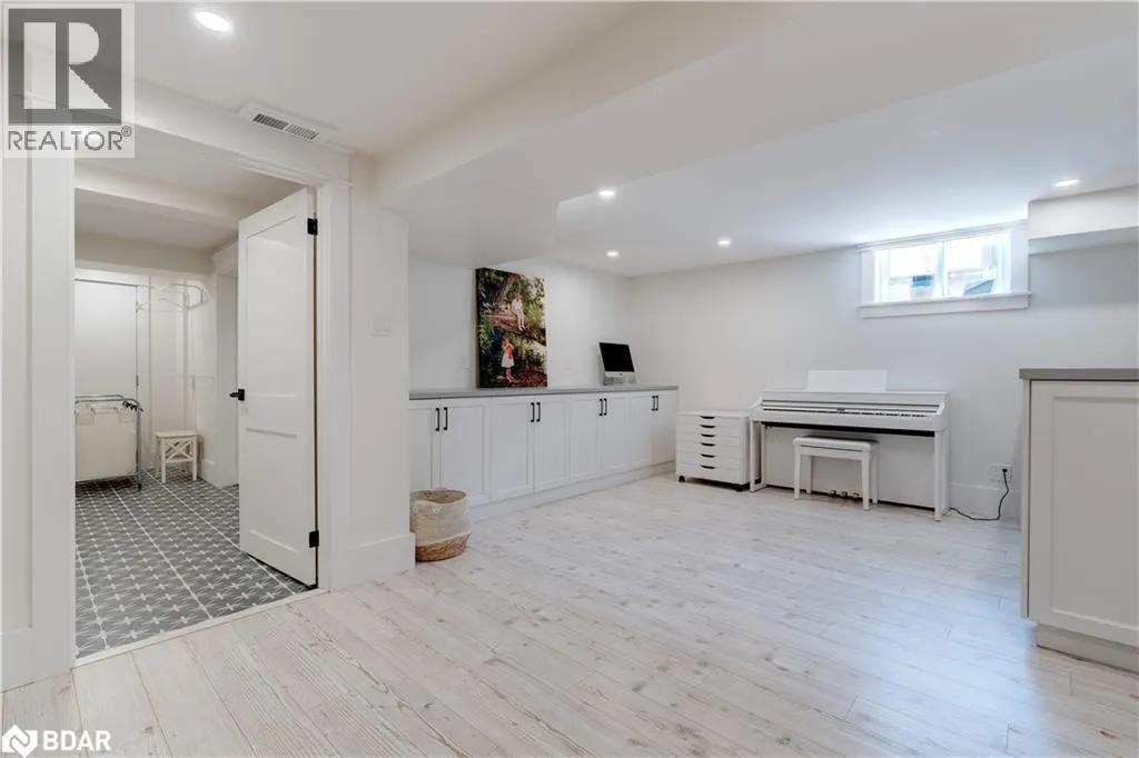 41 FAIRWOOD Place E