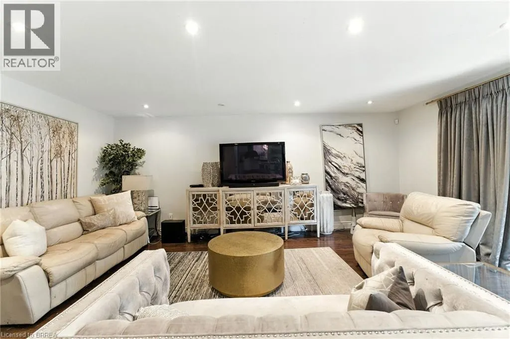 267 MEMORIAL Drive