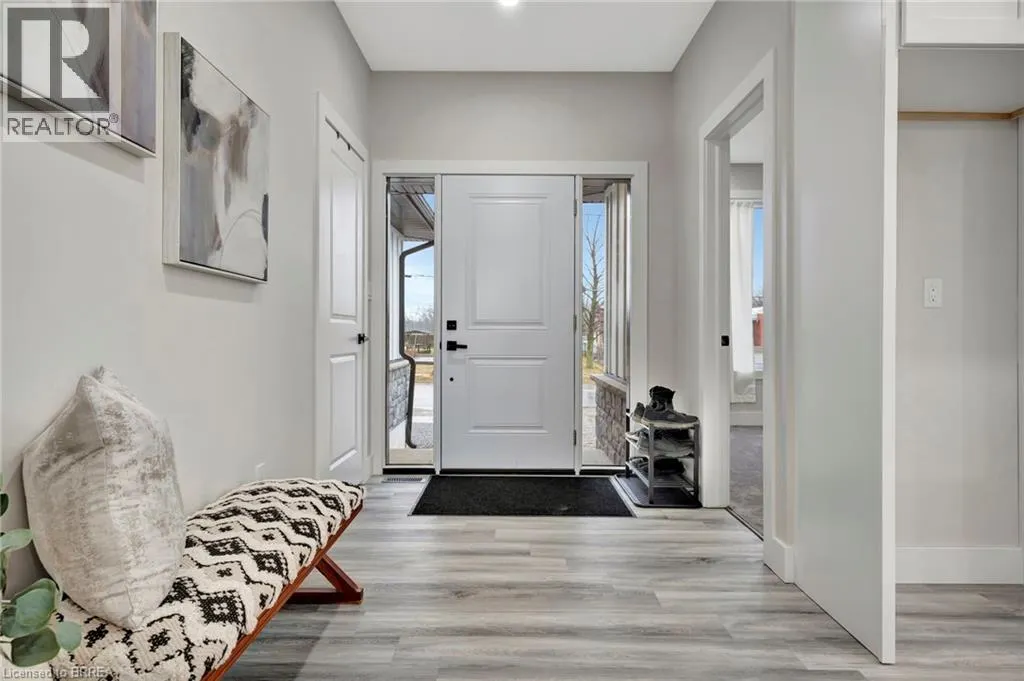 64 QUEEN Street W