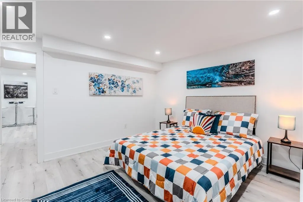 10 GRASSMERE Court