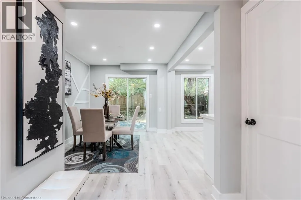 10 GRASSMERE Court