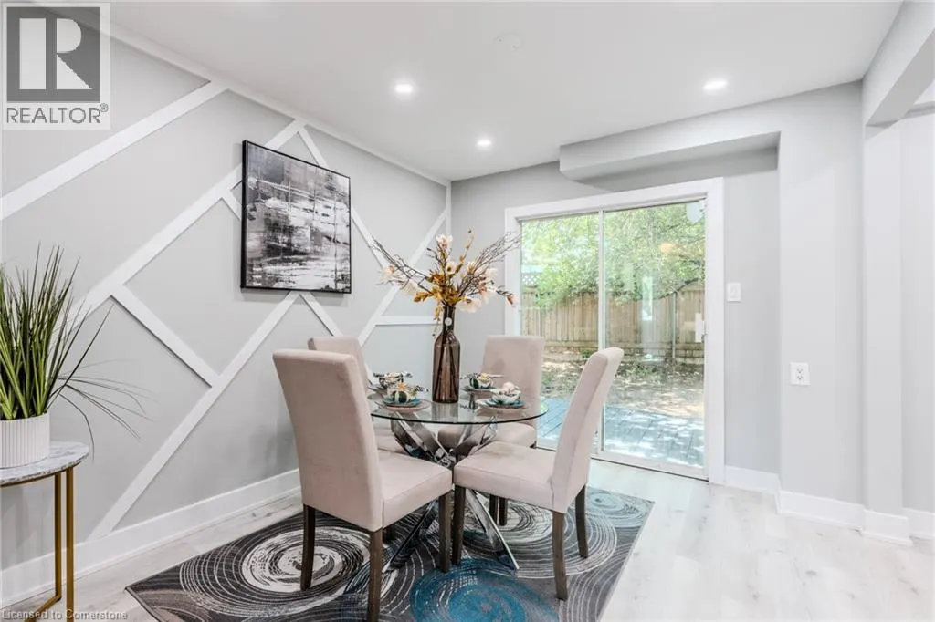10 GRASSMERE Court