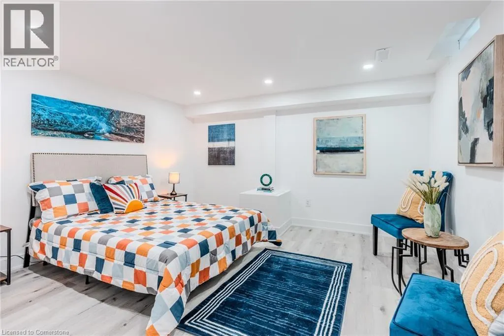 10 GRASSMERE Court