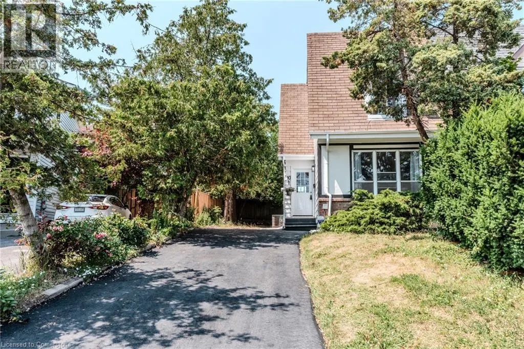 10 GRASSMERE Court