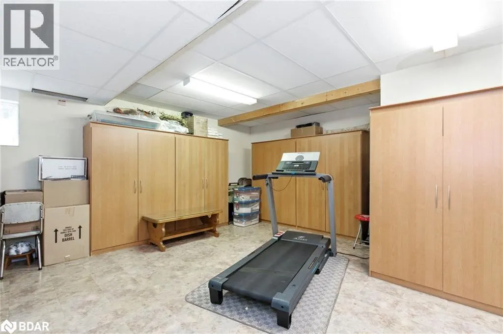 32 VALLEYCREST Drive