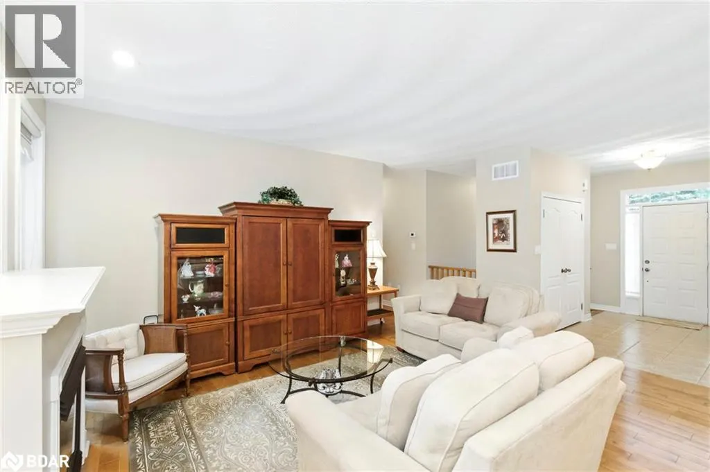 32 VALLEYCREST Drive