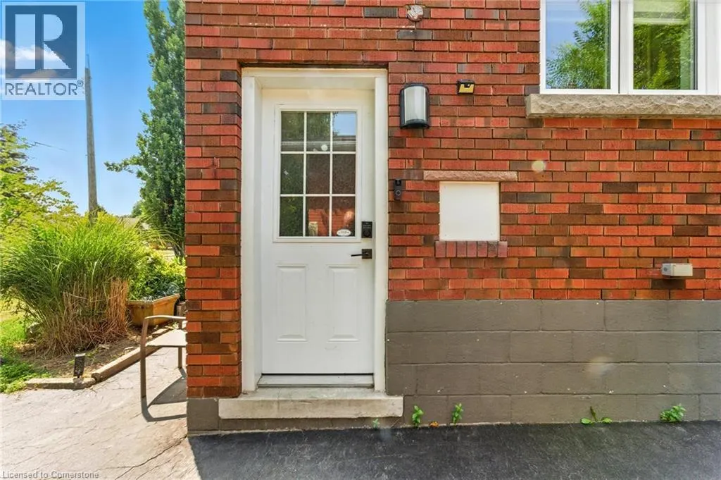 90 TOBY Crescent Unit# Lower, #Lower
