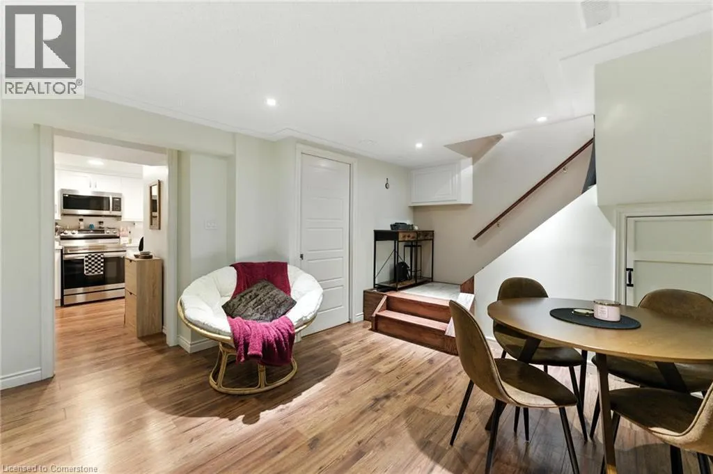 90 TOBY Crescent Unit# Lower, #Lower