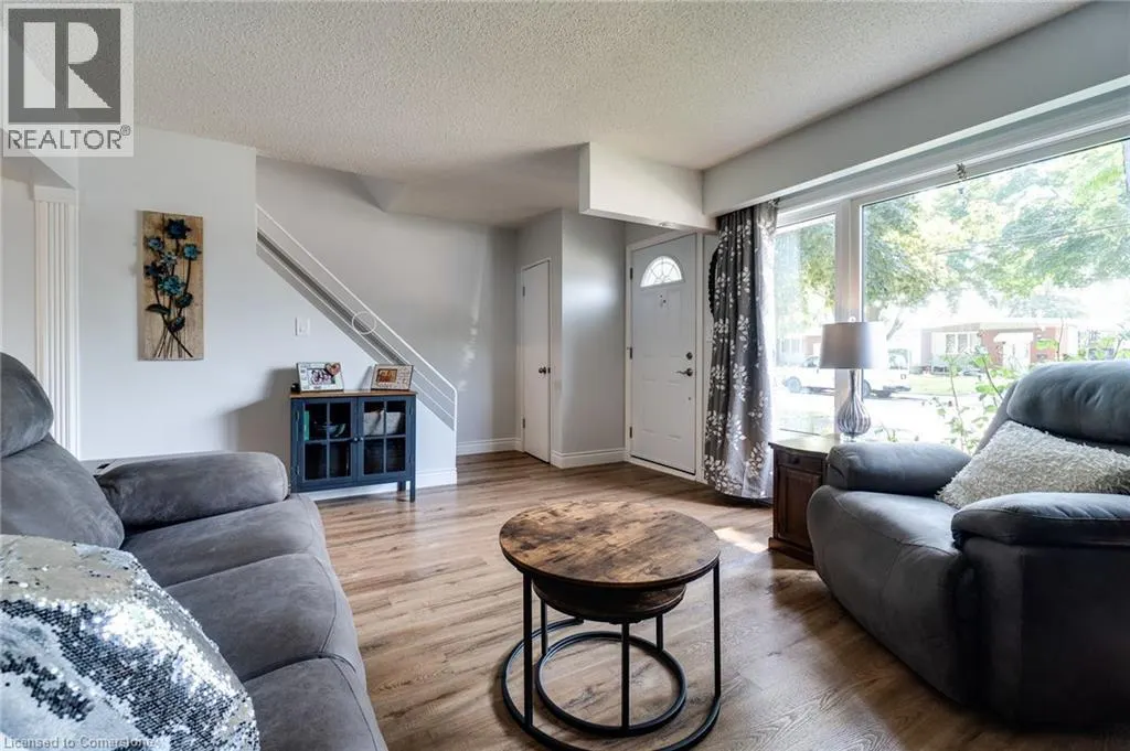 17 RONALDSHAY Avenue