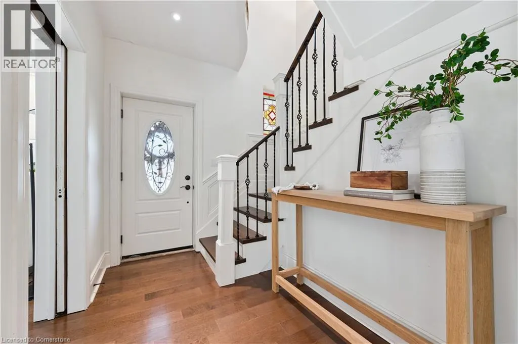 13 RIVERSIDE Drive W