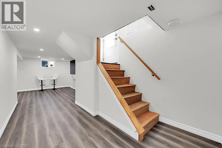 515 UPPER JAMES Street