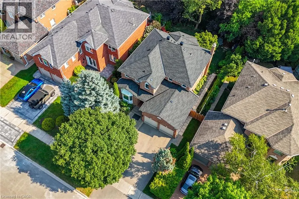 327 NORTHWOOD Drive