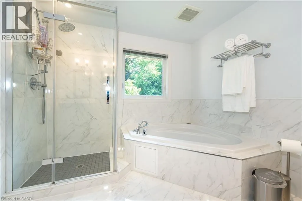 327 NORTHWOOD Drive