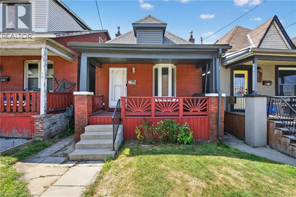111 HILLYARD Street