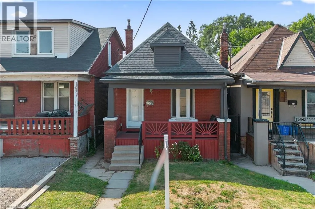 111 HILLYARD Street