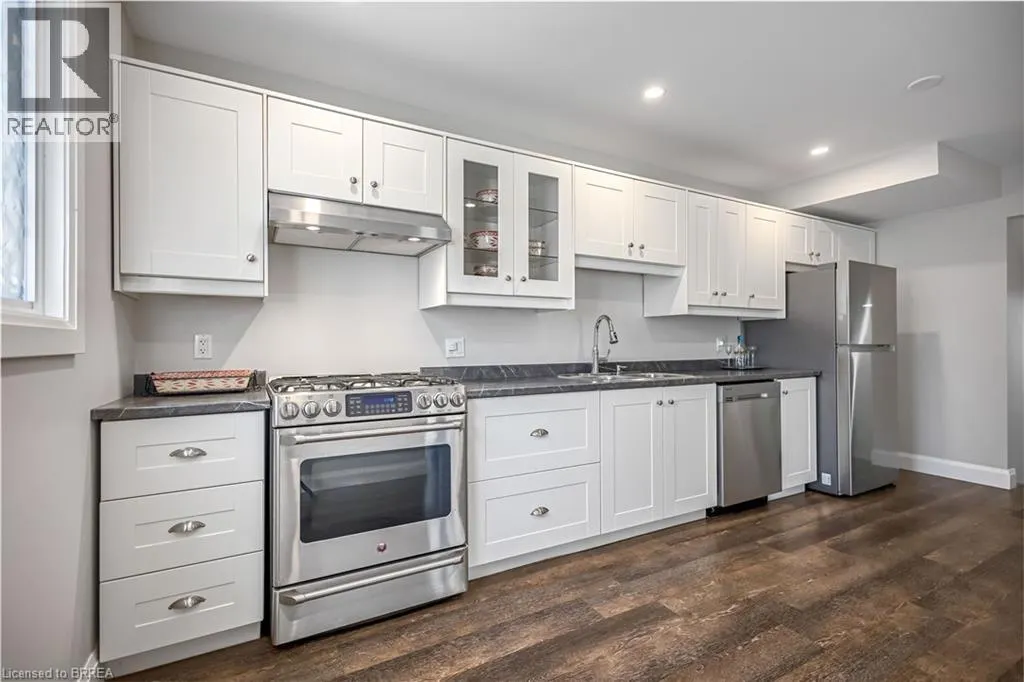 8 OAKHILL Drive Unit# A, #A
