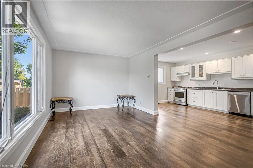 8 OAKHILL Drive Unit# A, #A