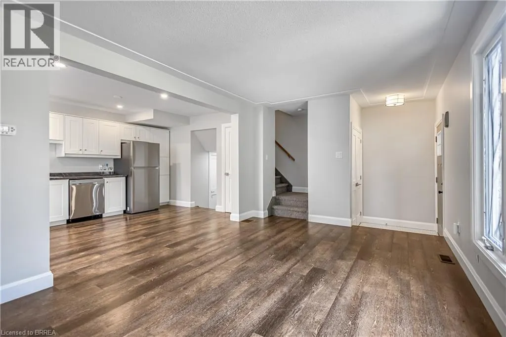 8 OAKHILL Drive Unit# A, #A