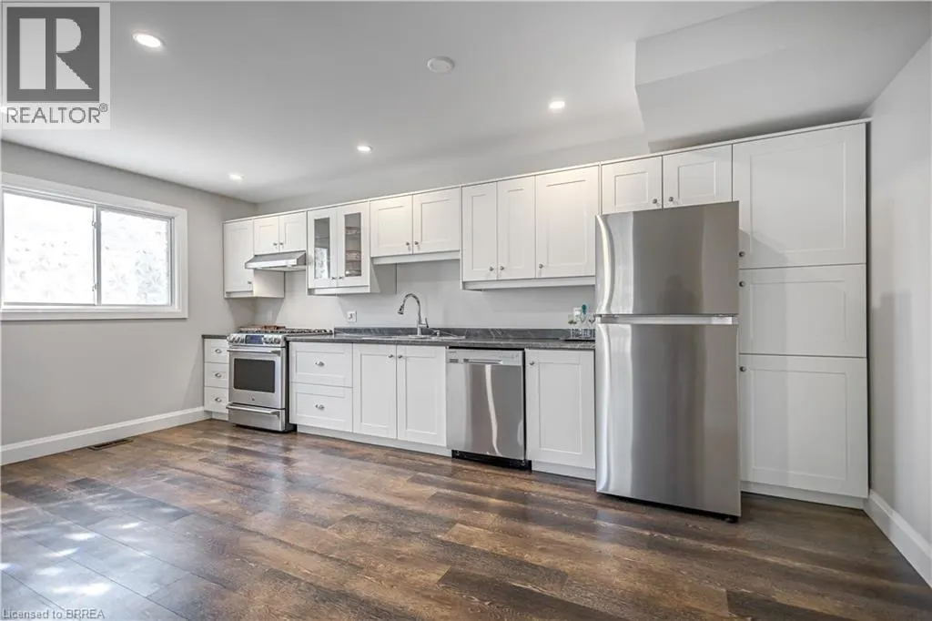 8 OAKHILL Drive Unit# A, #A