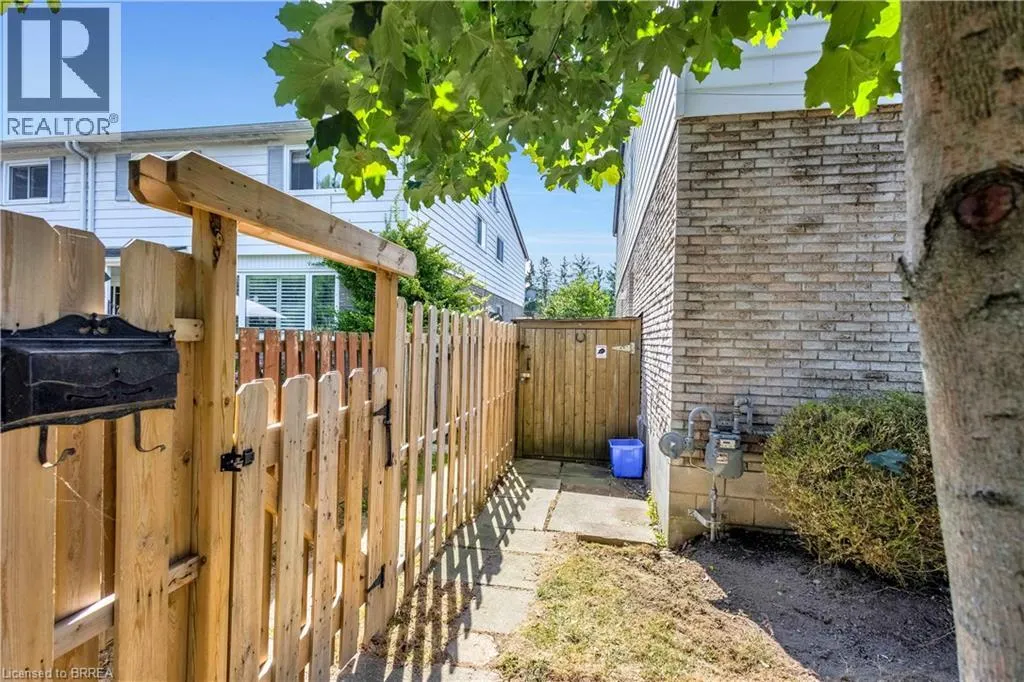 8 OAKHILL Drive Unit# A, #A