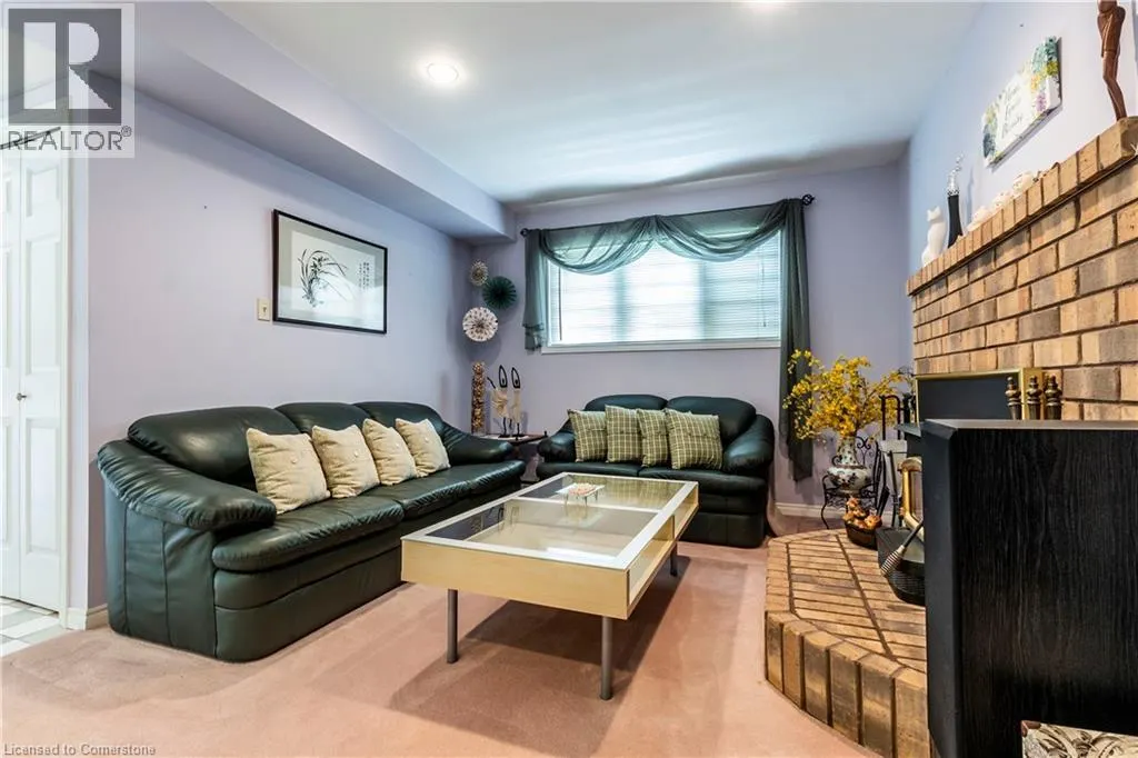 1241 ROSE Street
