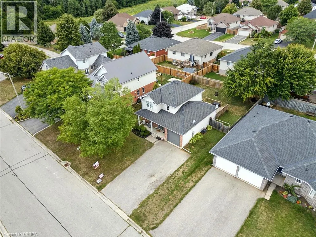 11 MACPHERSON Drive