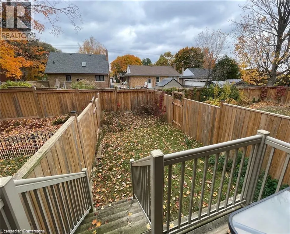 94 ROBERT PEEL Road Unit# UPPER, #UPPER